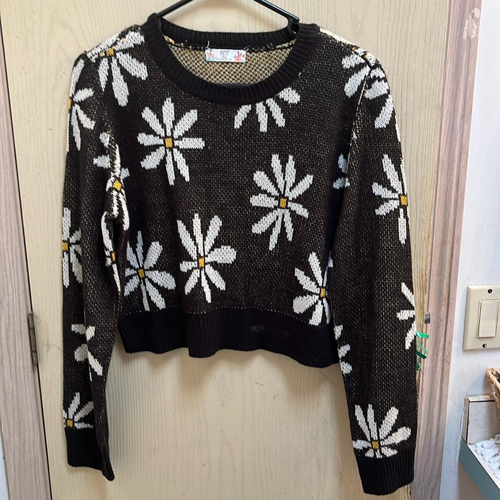Size Large floral sweater